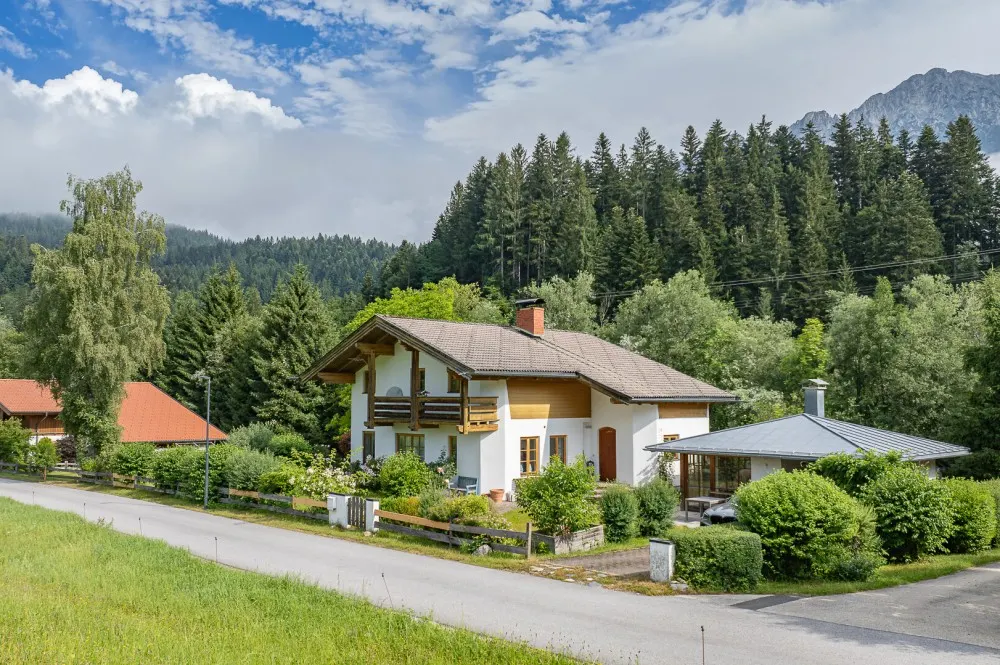 KITZIMMO-Einfamilienhaus mit großem Grundstück kaufen - Immobilien Söll.-1