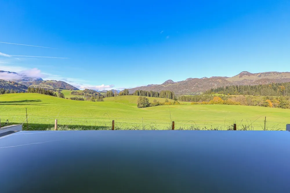 KITZIMMO-Luxusvilla mit Pool und Bergblick in Toplage kaufen - Immobilien Schwendt.