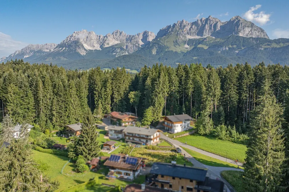 KITZIMMO-Grundstück mit Baugenehmigung für ein exklusives Chalet - Immobilien Oberndorf.