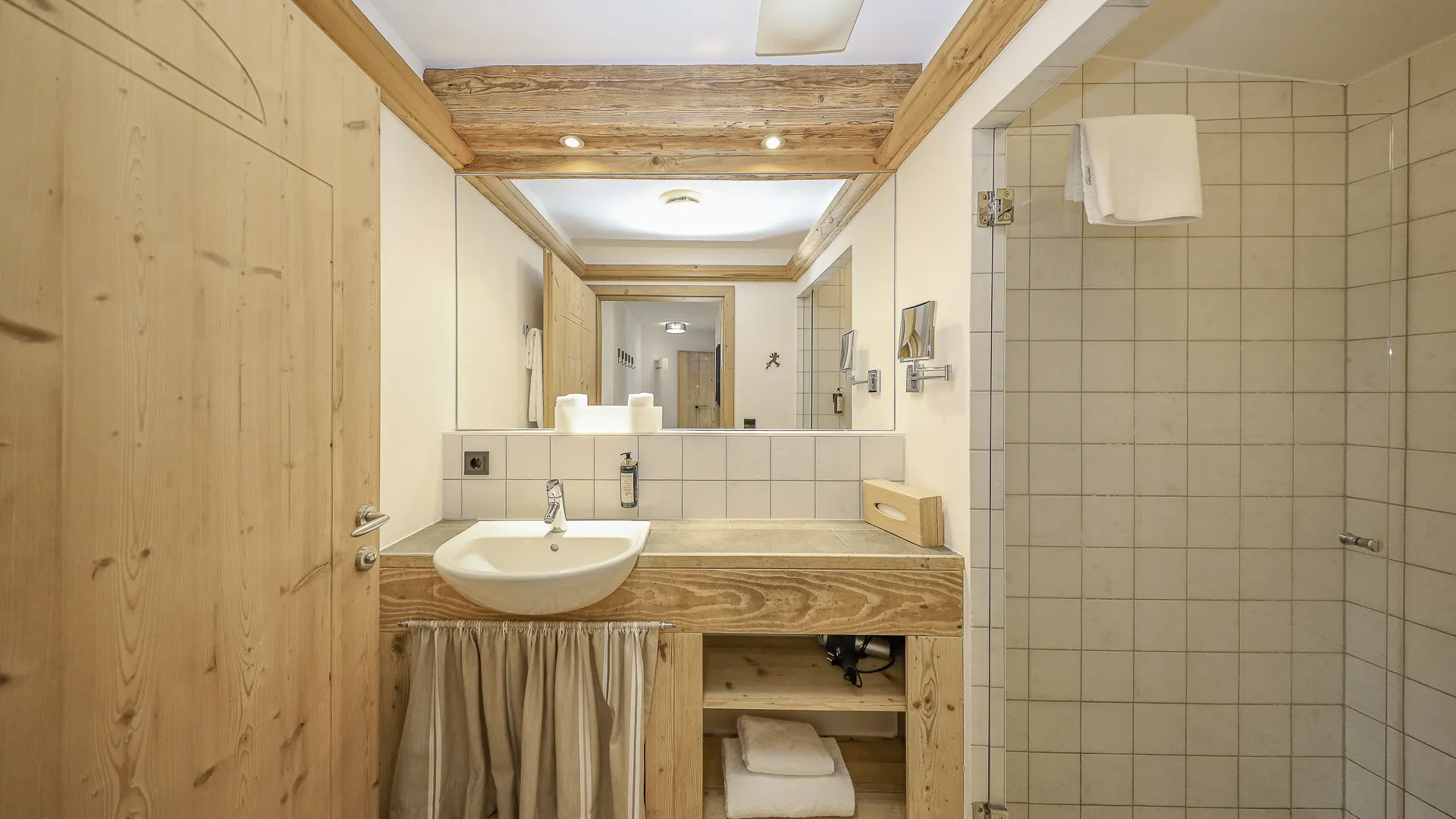 KITZIMMO-Hochwertiges Apartment mit touristischer Widmung kaufen - Immobilien Kitzbühel.