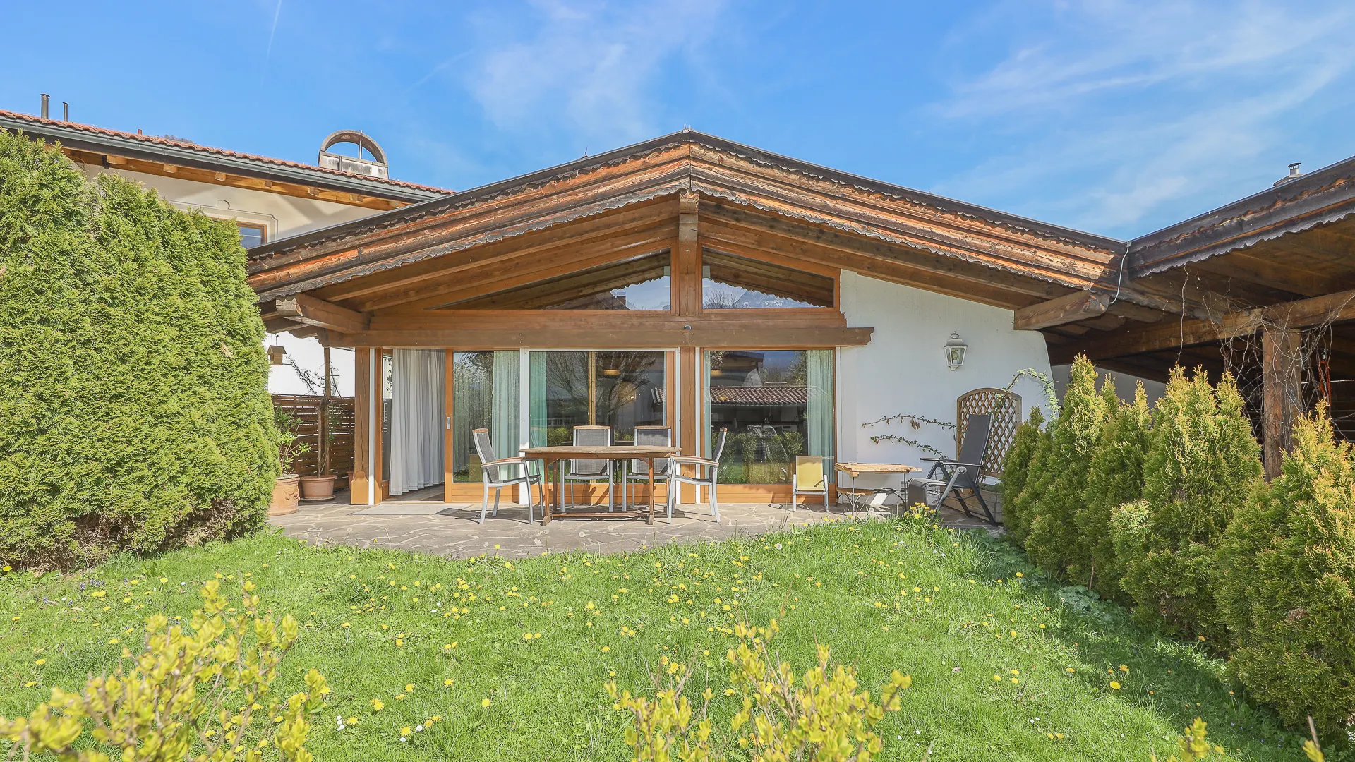 KITZIMMO-Großzügiges Haus mit 3 Wohnungen mieten - Immobilien St. Johann.