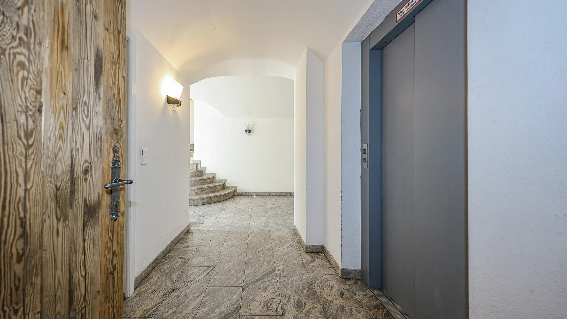 KITZIMMO-Exklusives Büro in der Innenstadt mieten - Immobilien Kitzbühel.