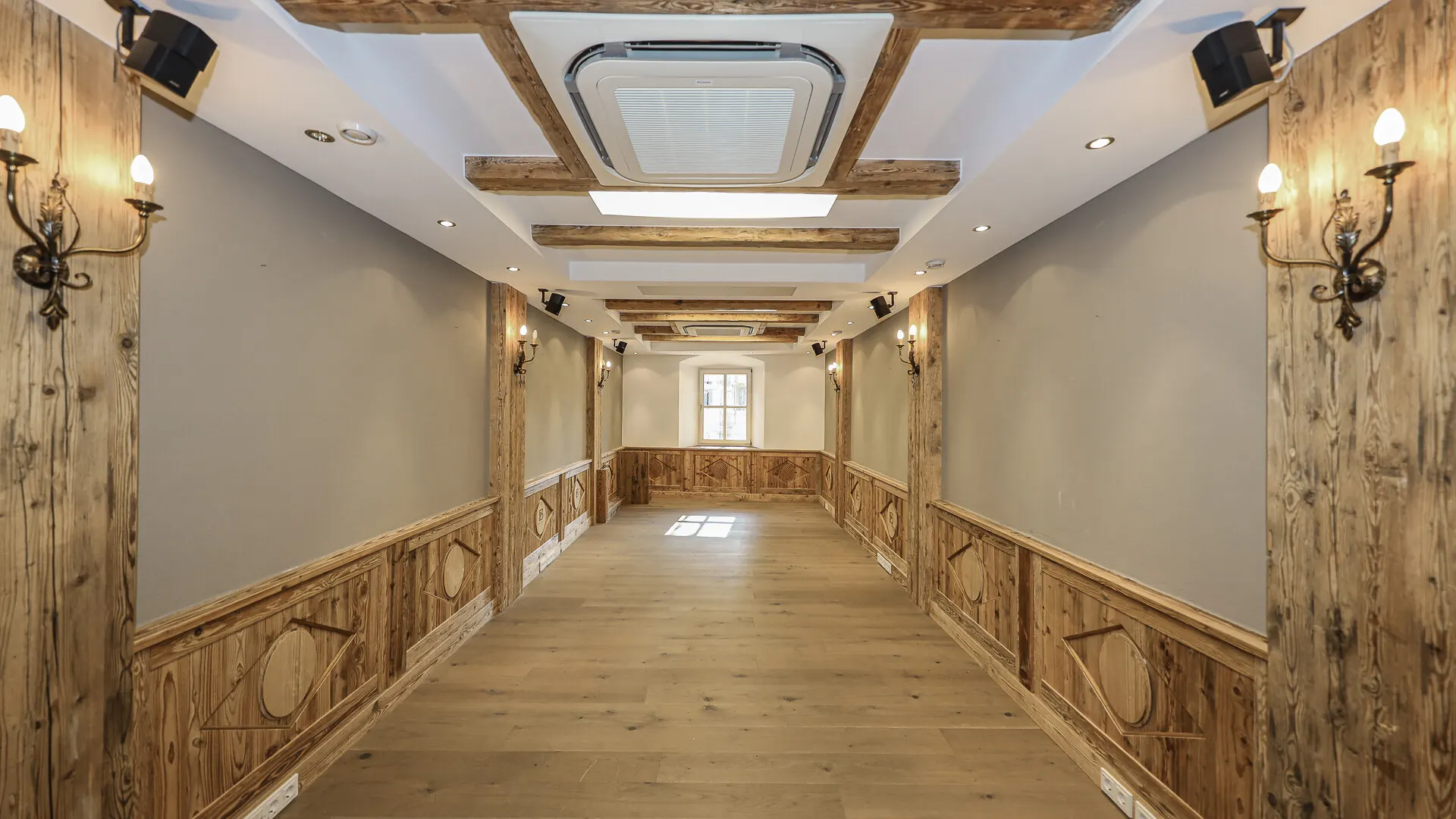 KITZIMMO-Exklusives Büro in der Innenstadt mieten - Immobilien Kitzbühel.