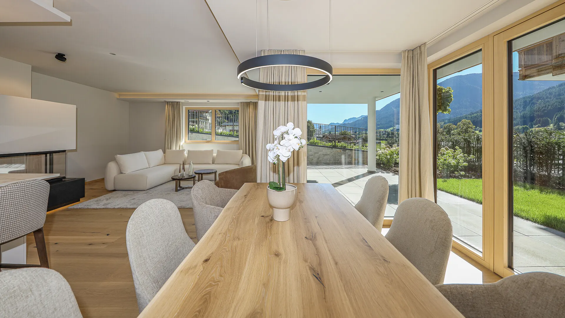 KITZIMMO-Luxuriöse Gartenwohnung mit eigenem Wellnessbereich - Immobilien Brixen.