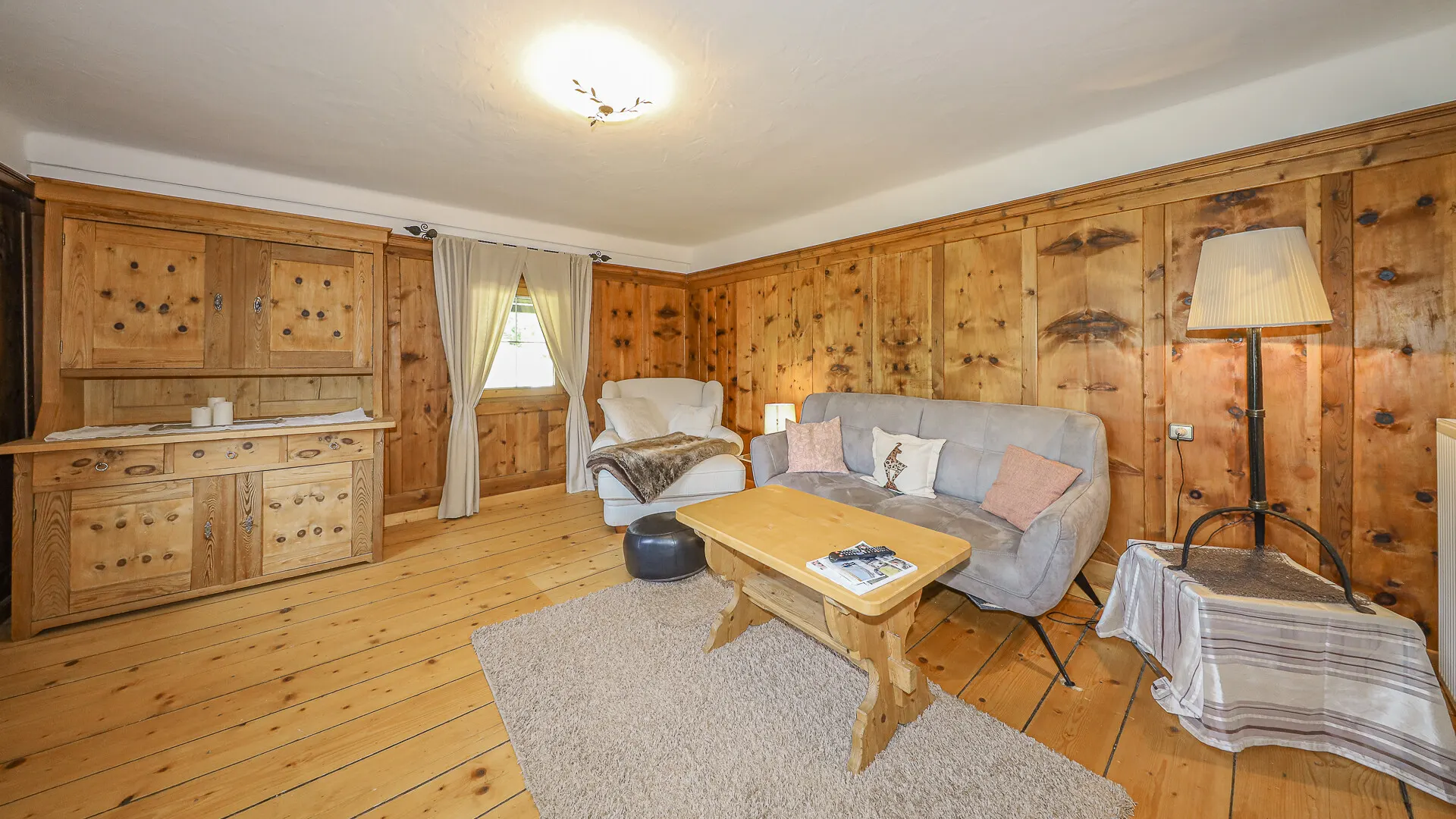 KITZIMMO-Dachgeschosswohnung im Bauernhaus mit touristischer Widmung - Immobilien Jochberg.