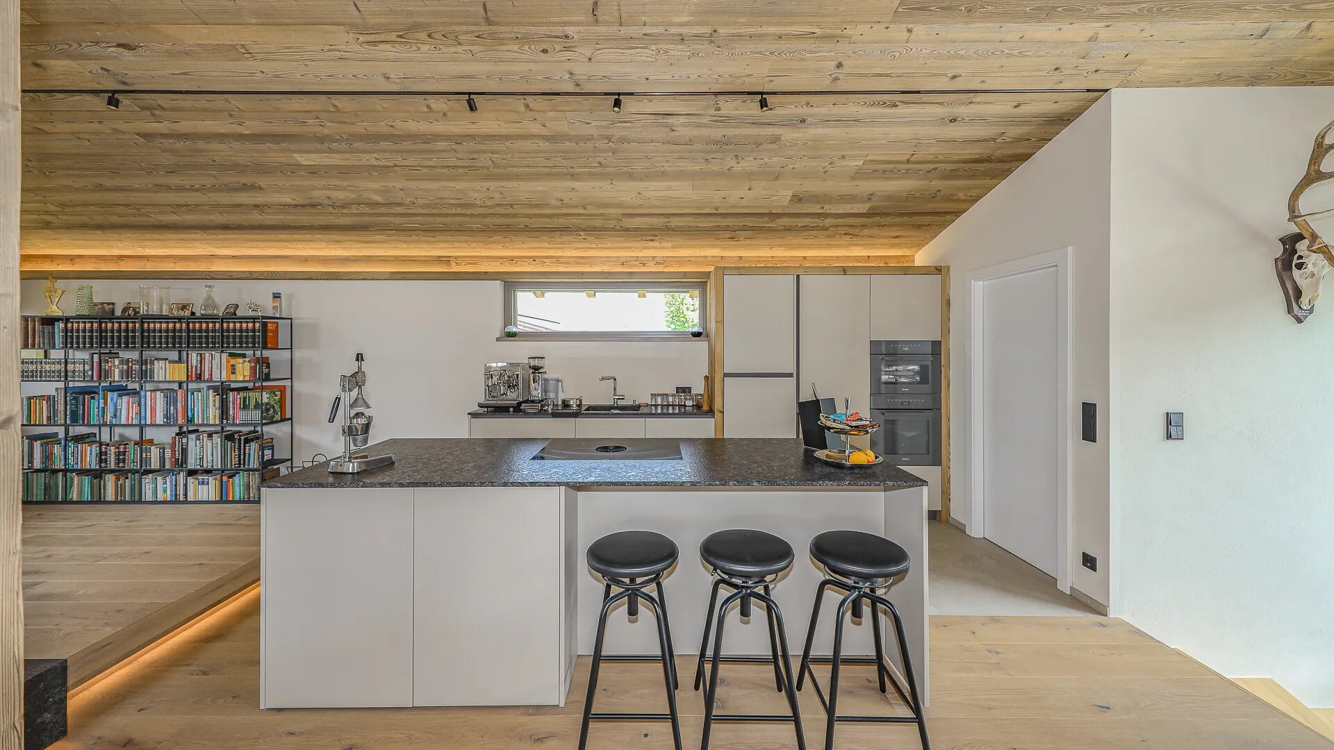 KITZIMMO-Exklusive Luxusvilla mit Kaiserblick in Toplage - Immobilien Going.-2-11