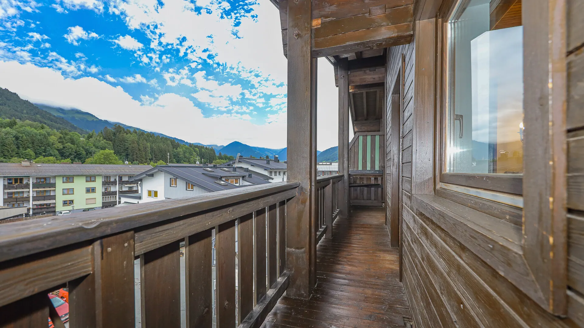 KITZIMMO-Dachgeschosswohnung mit Bergblick kaufen - Immobilien Kitzbühel.