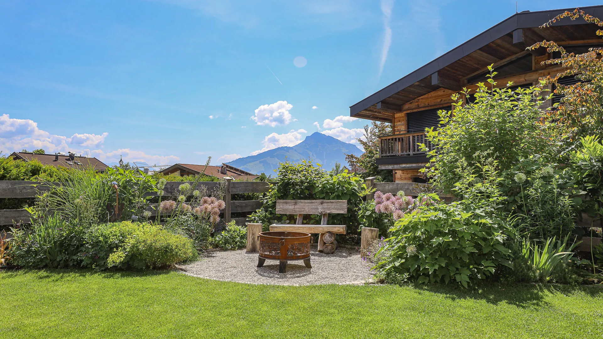 KITZIMMO-Hochwertiges Eck-Reihenhaus in sonniger Top-Ruhelage - Immobilien Going.