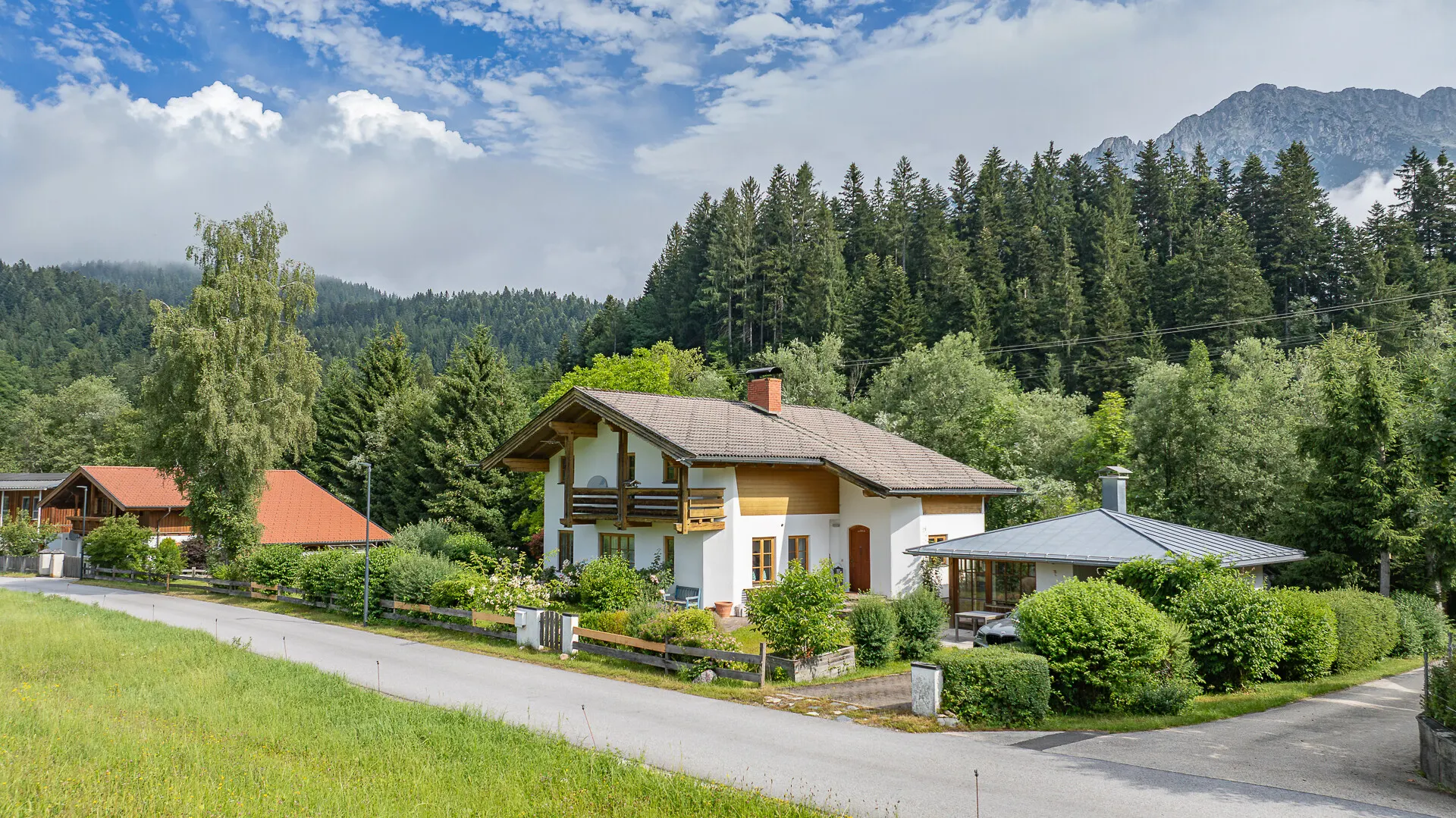 KITZIMMO-Einfamilienhaus mit großem Grundstück kaufen - Immobilien Söll.-1
