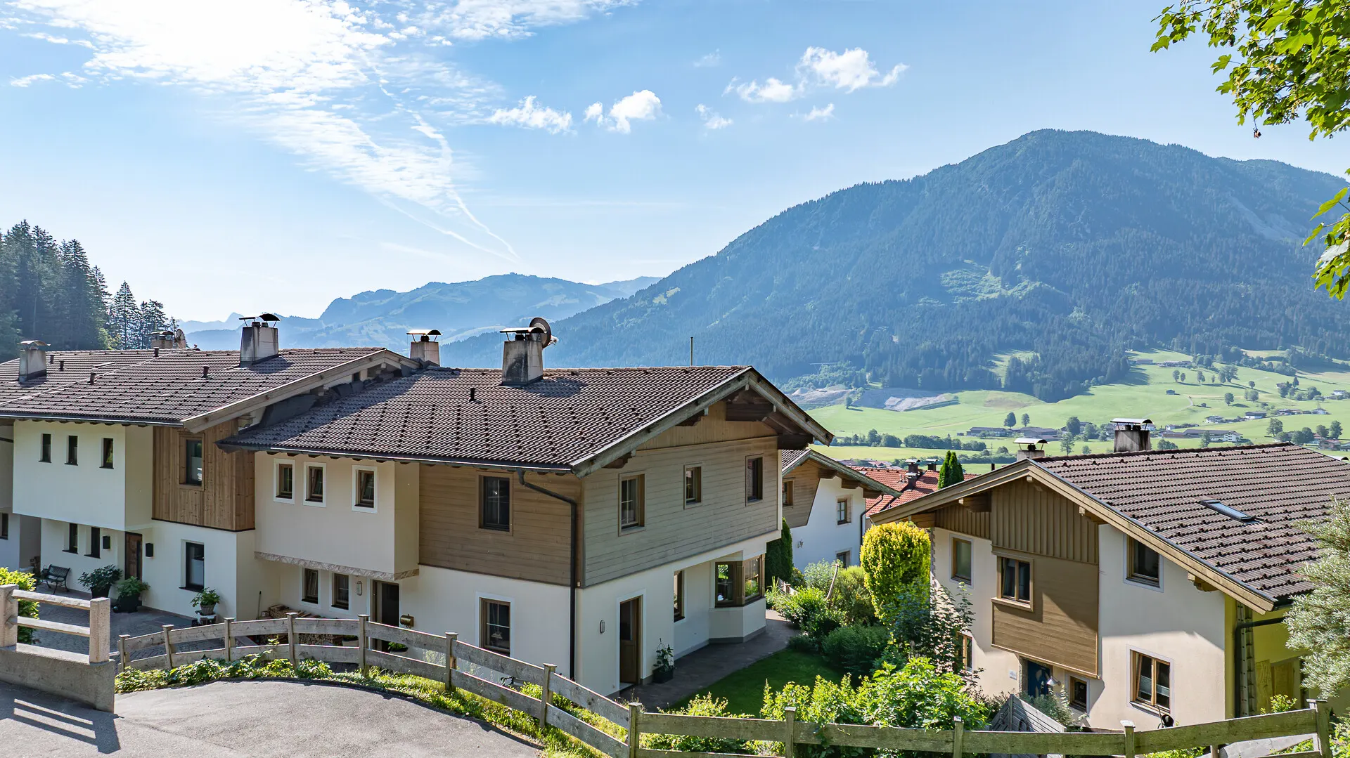 KITZIMMO-Eckreihenhaus in sonniger Ruhelage mit Panorama-Ausblick - Immobilien Brixen.