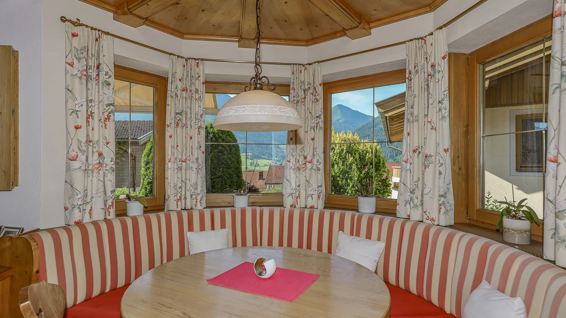 KITZIMMO-Eckreihenhaus in sonniger Ruhelage mit Panorama-Ausblick - Immobilien Brixen.