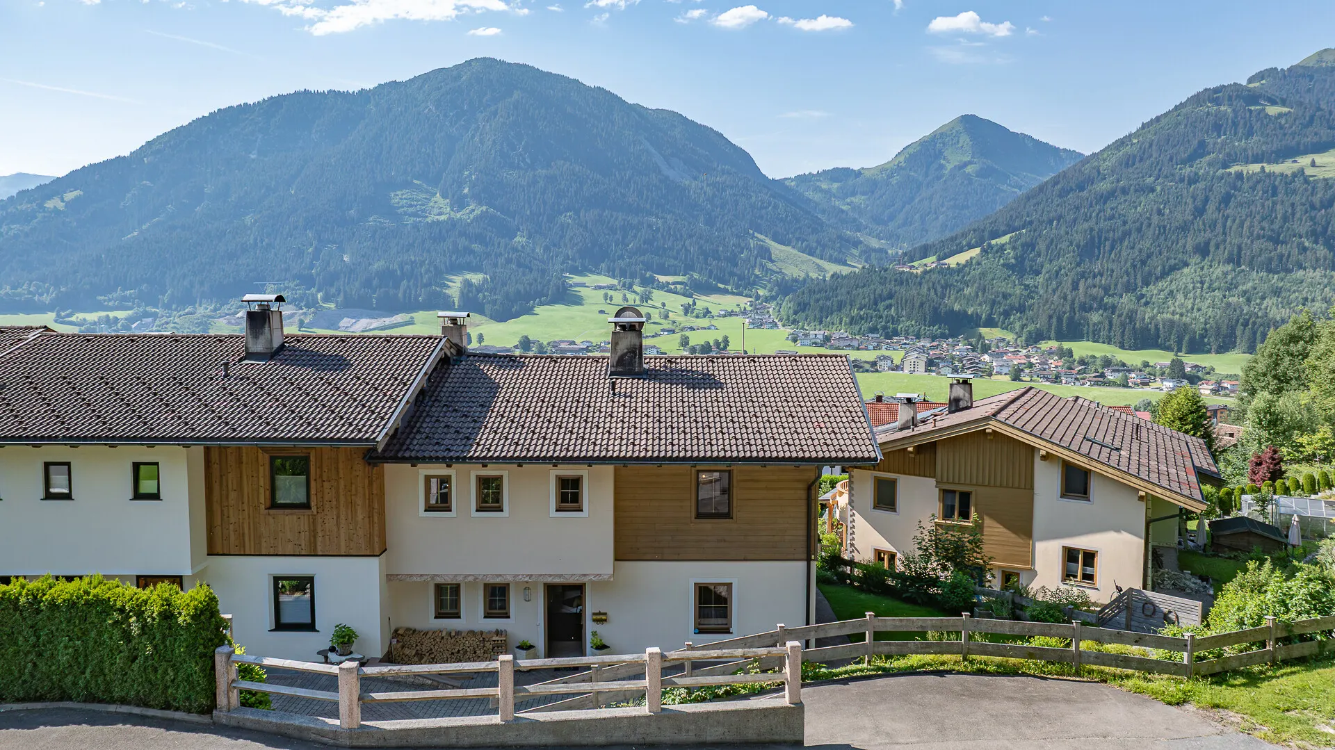 KITZIMMO-Eckreihenhaus in sonniger Ruhelage mit Panorama-Ausblick - Immobilien Brixen.