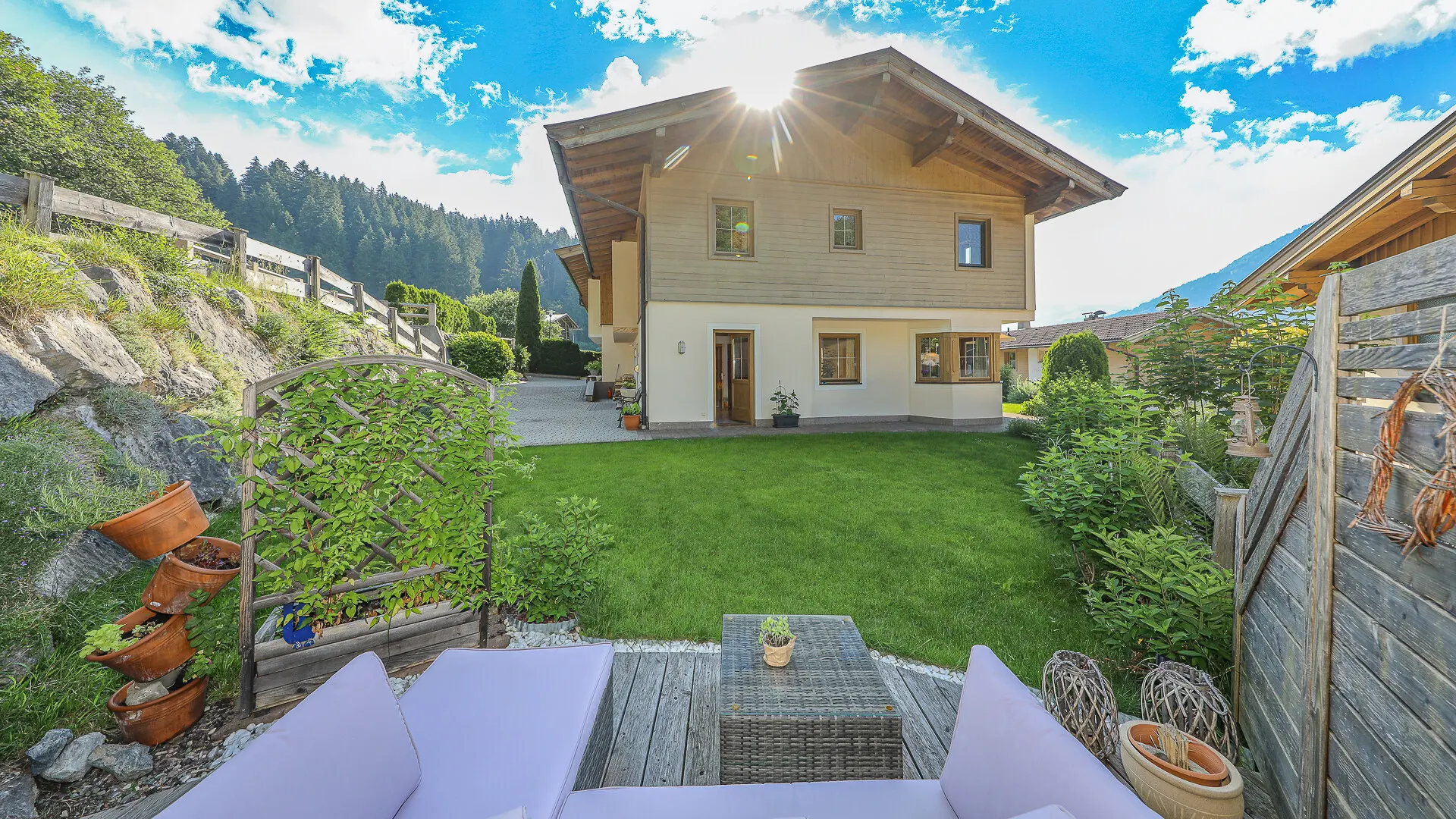 KITZIMMO-Eckreihenhaus in sonniger Ruhelage mit Panorama-Ausblick - Immobilien Brixen.