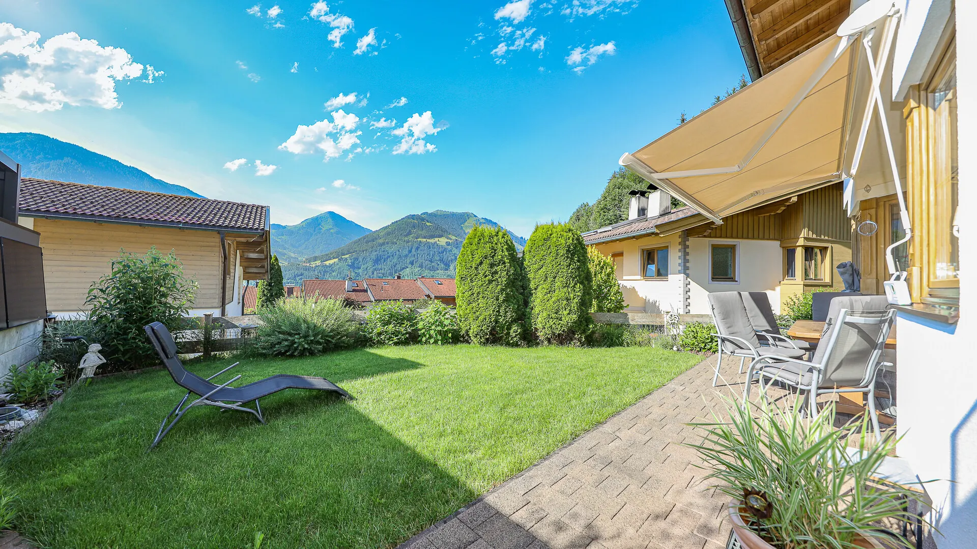 KITZIMMO-Eckreihenhaus in sonniger Ruhelage mit Panorama-Ausblick - Immobilien Brixen.