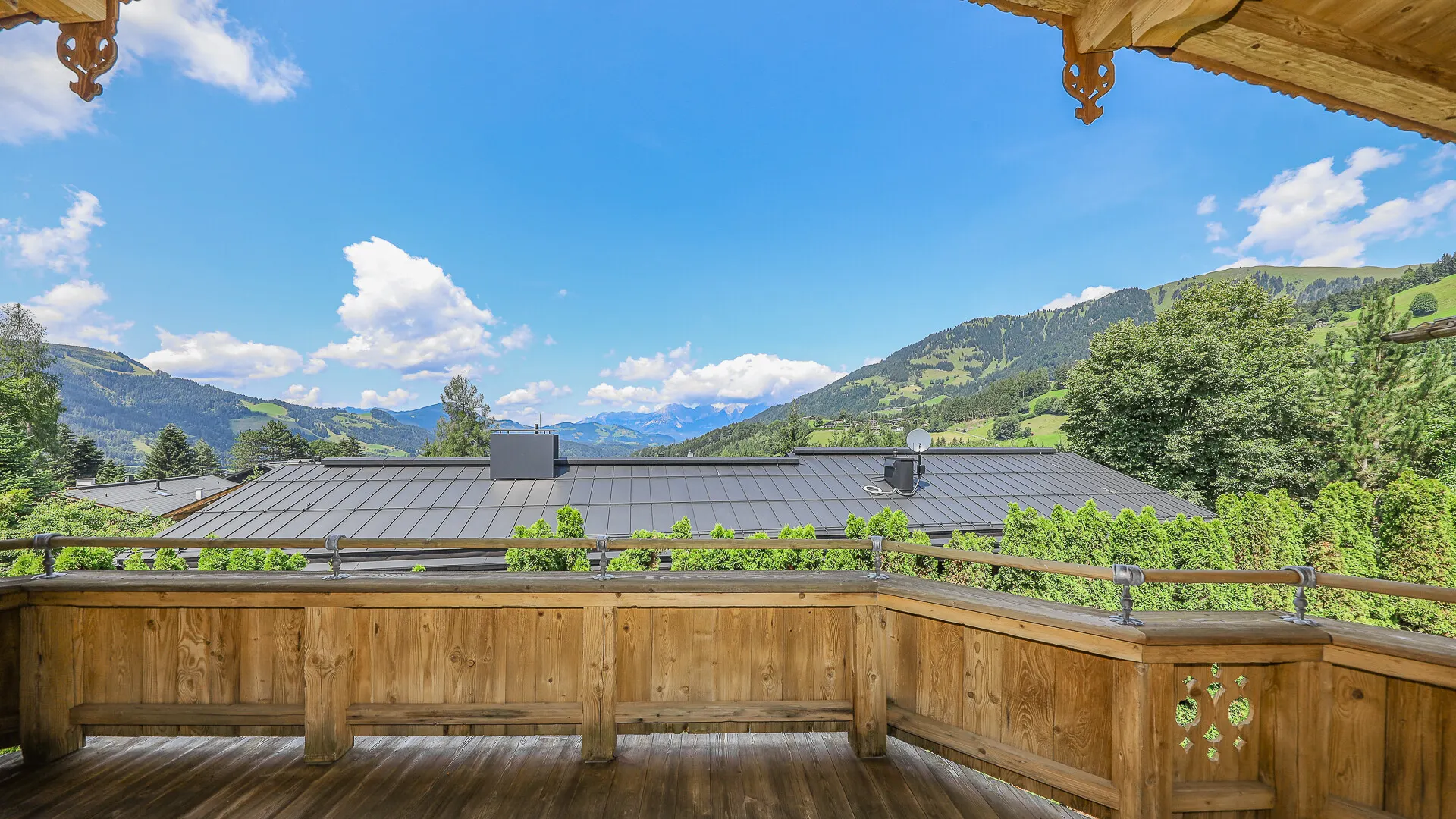 KITZIMMO-Exklusive Luxusvilla mit Freizeitwohnsitz auf der Bichlalm - Immobilien Kitzbühel.