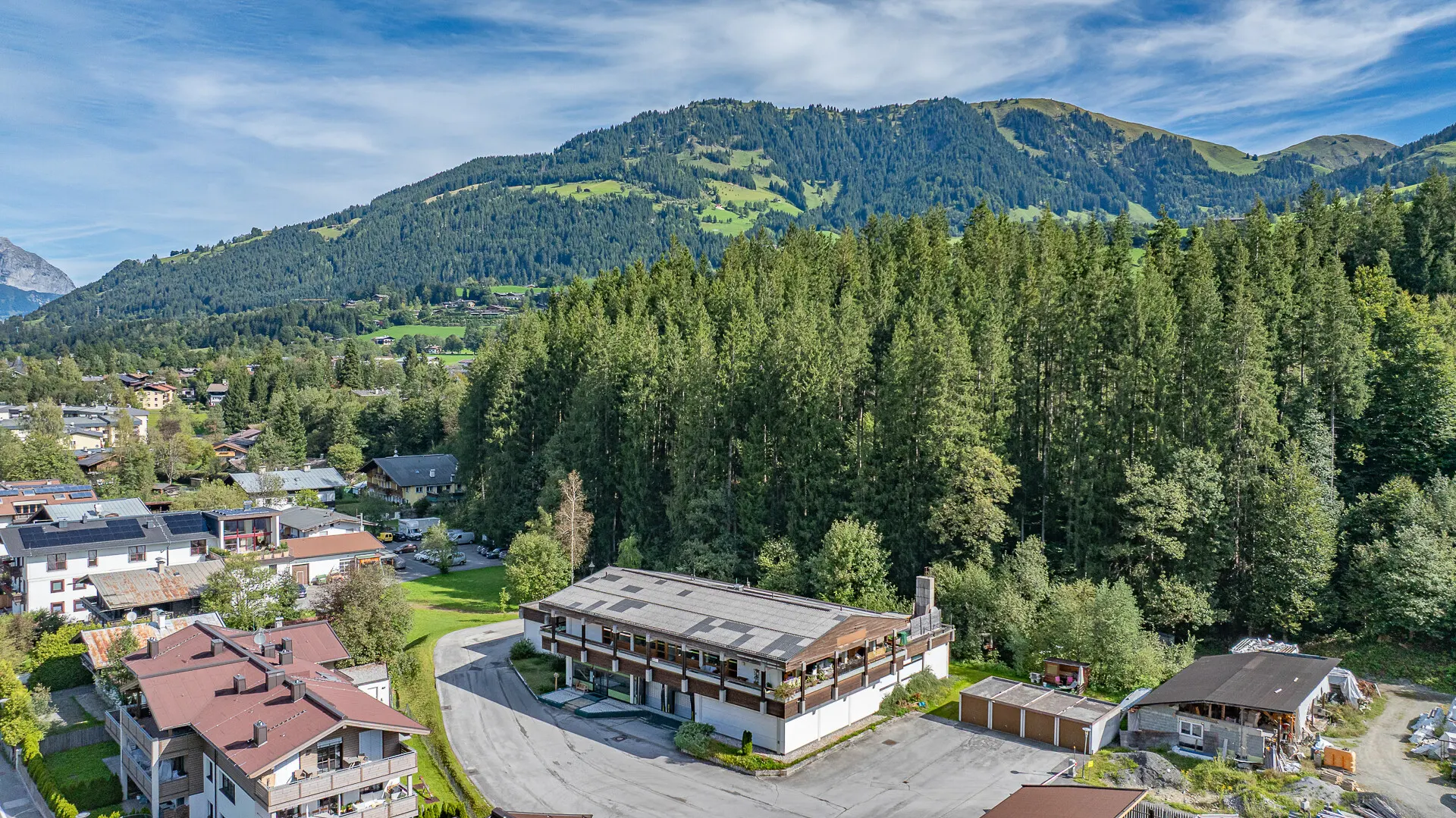 KITZIMMO-Riesiges Baugrundstück mit großem Potenzial in sonniger Lage & tollem Ausblick.