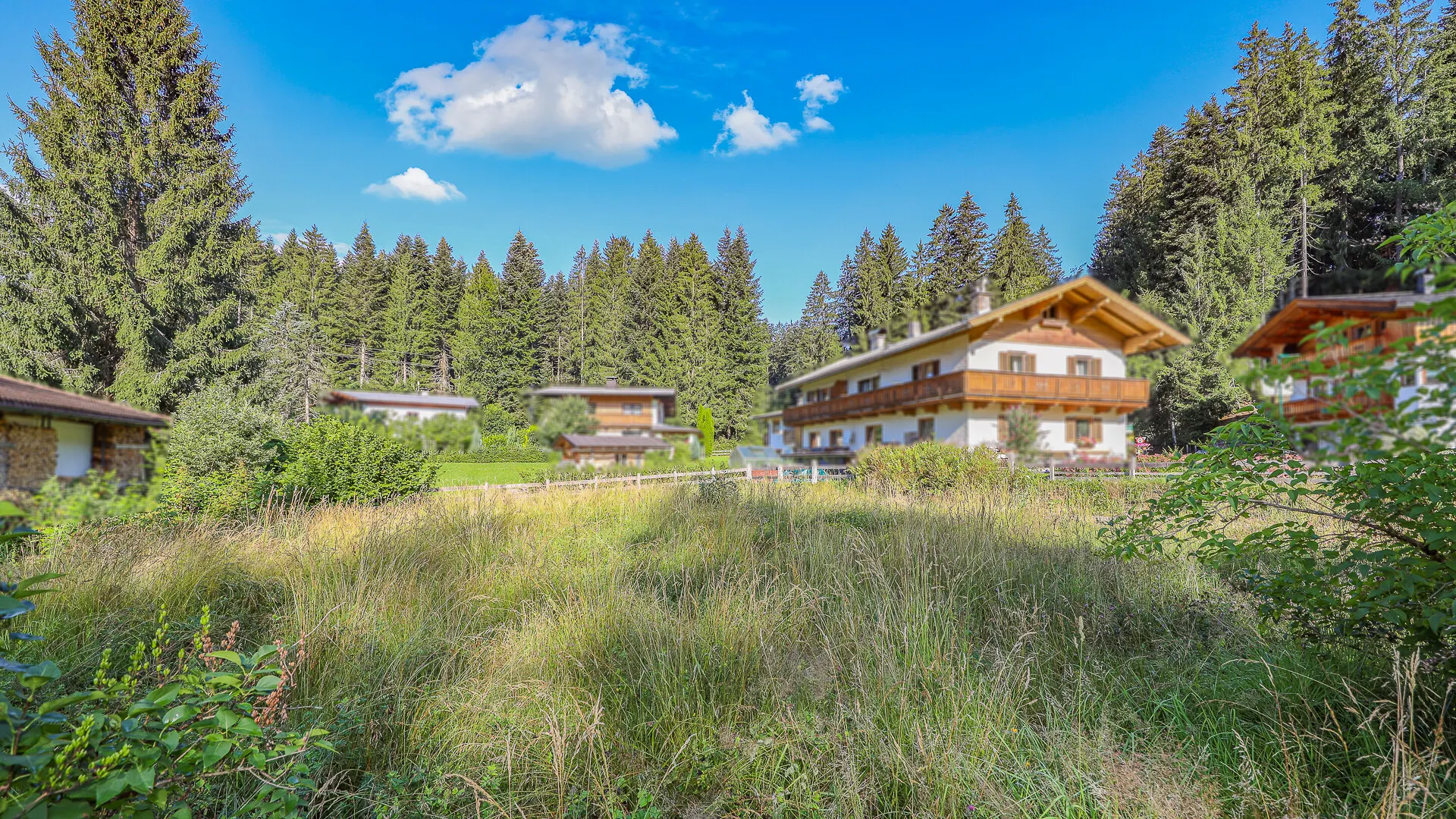 KITZIMMO-Grundstück mit Baugenehmigung für ein exklusives Chalet - Immobilien Oberndorf.