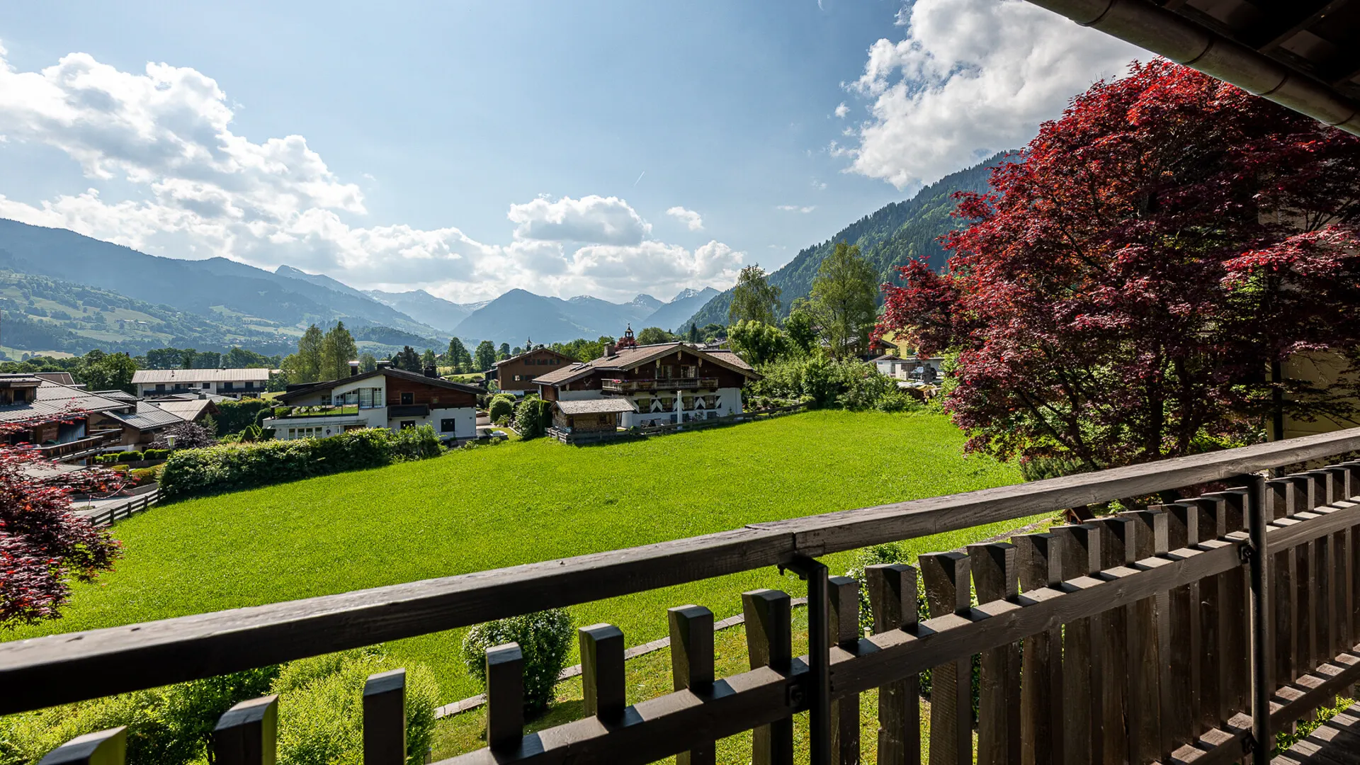 KITZIMMO-Domizil mit Potenzial in zentrumsnaher Ruhelage - Ski Out - Immobilien Kitzbühel.
