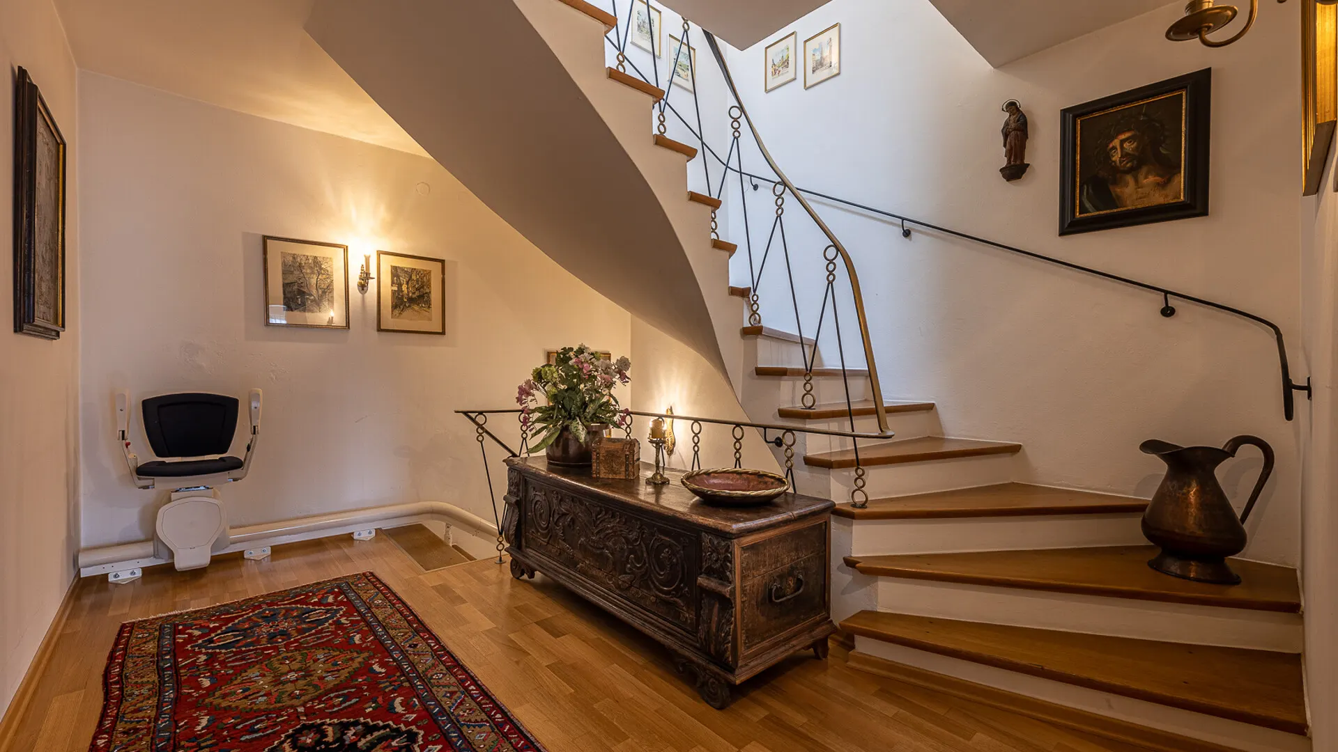 KITZIMMO-Domizil mit Potenzial in zentrumsnaher Ruhelage - Ski Out - Immobilien Kitzbühel.